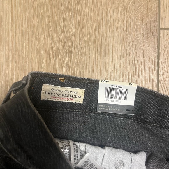BNWT LEVIS 501 SHORTS BLACK - Picture 3 of 5